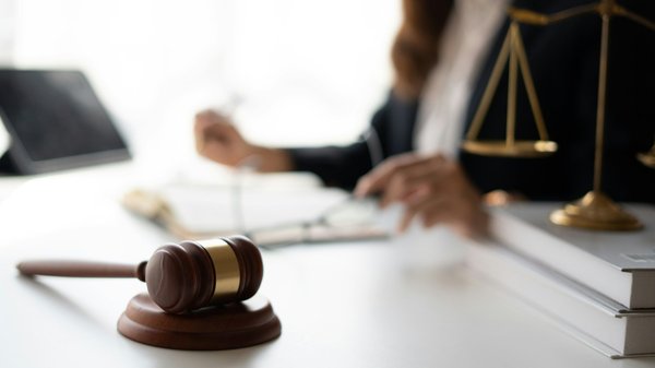 Avocat droit du travail versailles : 45 ans d'accompagnement dédié
