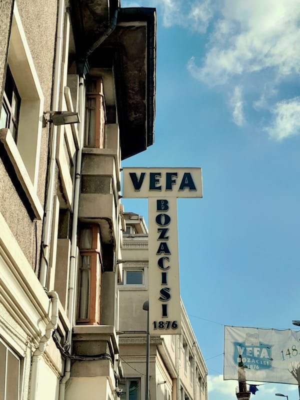 Identité visuelle à paris : développez votre enseigne d'entreprise